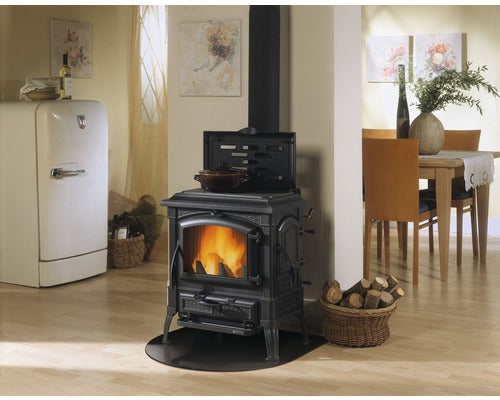 Poêle cheminée Nordica Extraflame Isetta avec plaque de cuisson en fonte noire 7,7 kW